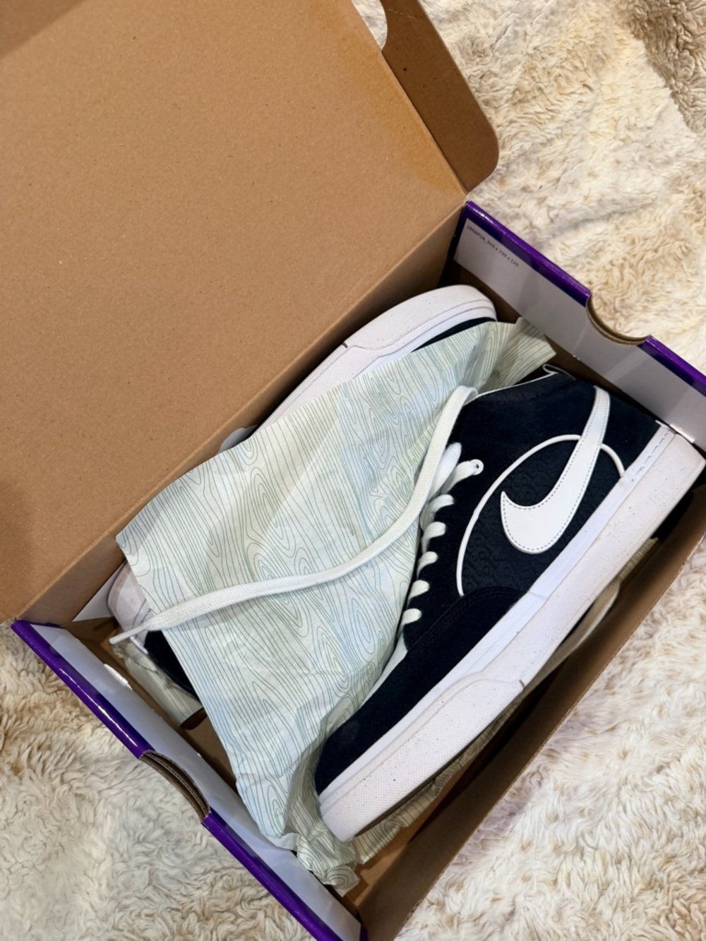 Nike Men’s Black and White High-Top Sneakers SB react Leo.  Worn once - Picture 2 of 7